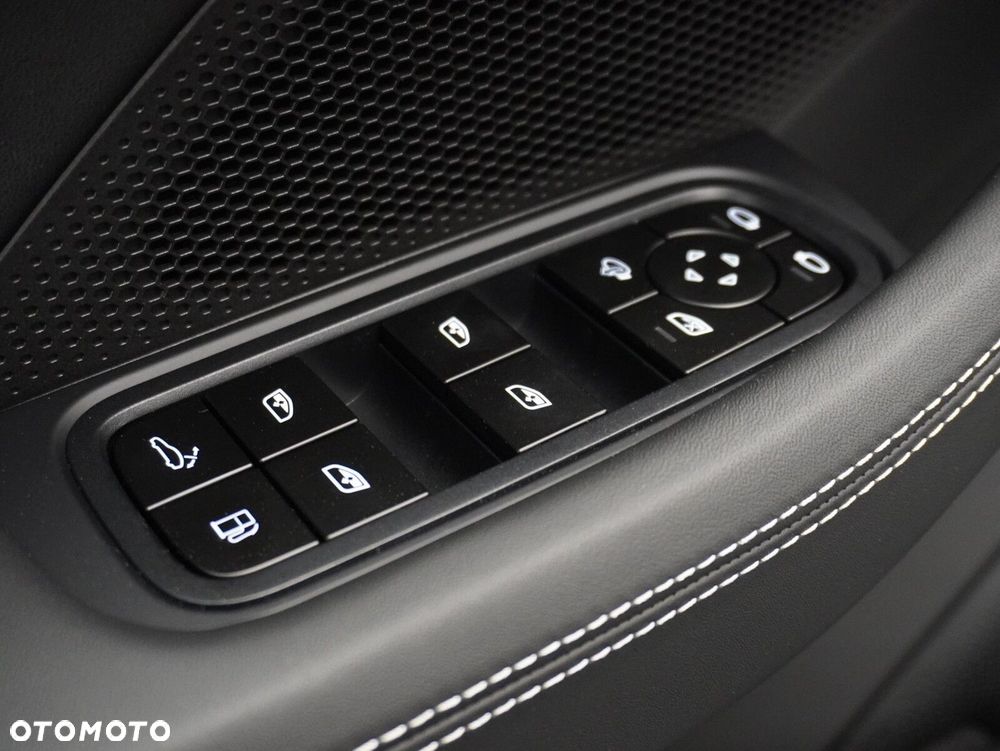 Porsche Panamera 4S E-Hybrid PHEV - 22