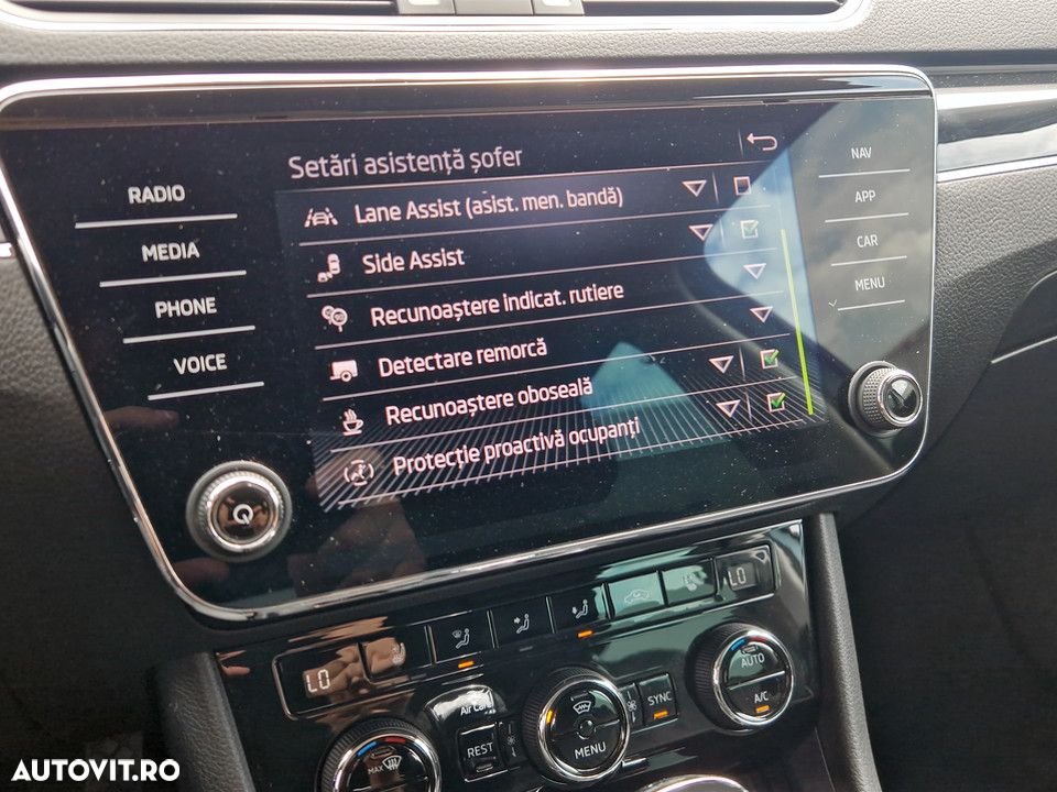 Skoda Superb 2.0 TSI DSG L&K - 24