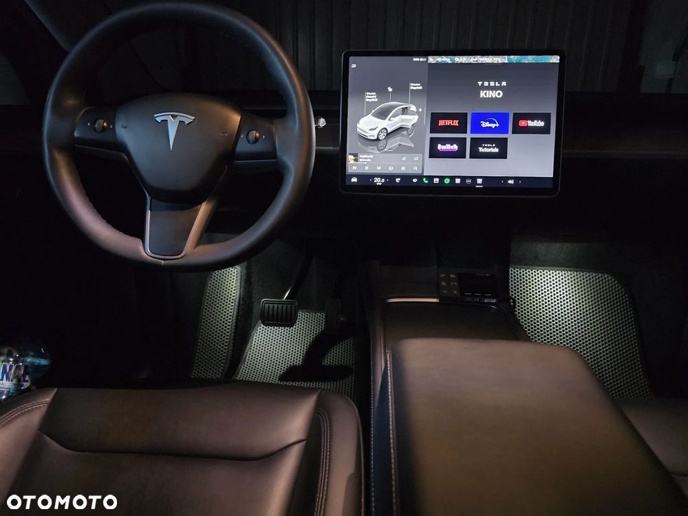 Tesla Model Y - 18