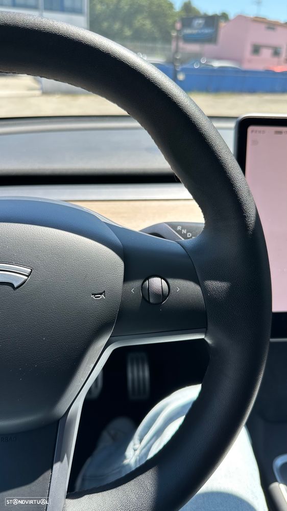 Tesla Model Y Performance Dual Motor AWD - 36