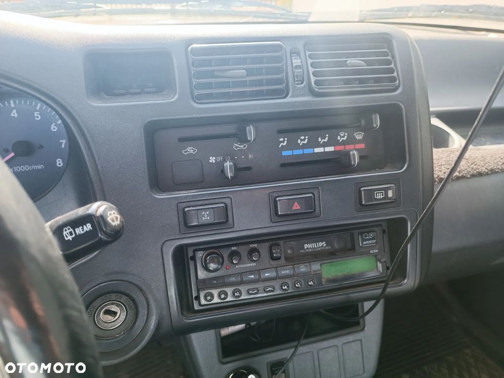 Toyota RAV4 2.0 - 8