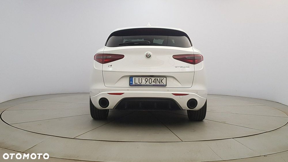 Alfa Romeo Stelvio - 6