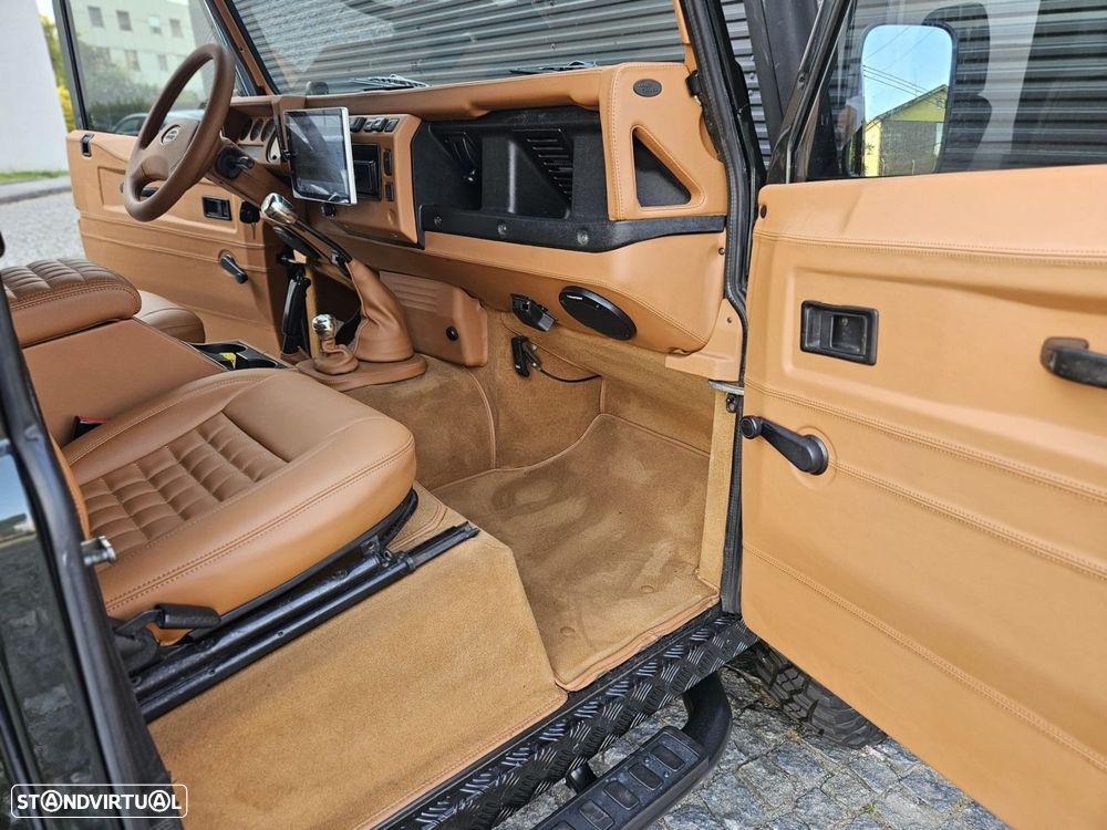 Land Rover Defender 110 2.5 Td5 CD SE - 12