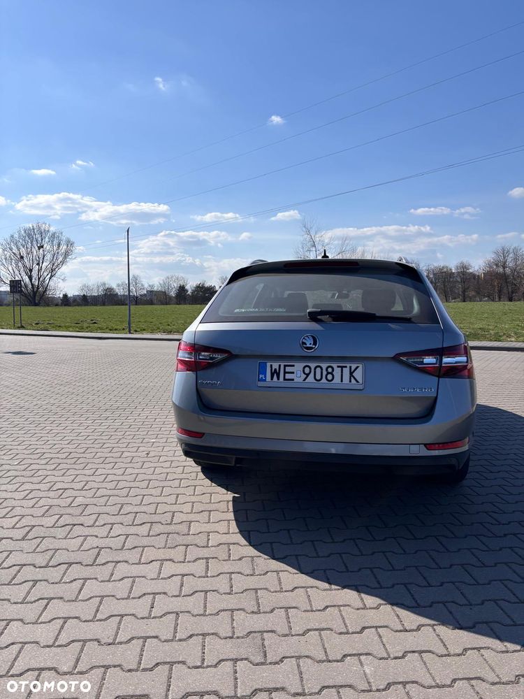 Skoda Superb 2.0 TDI Ambition - 14