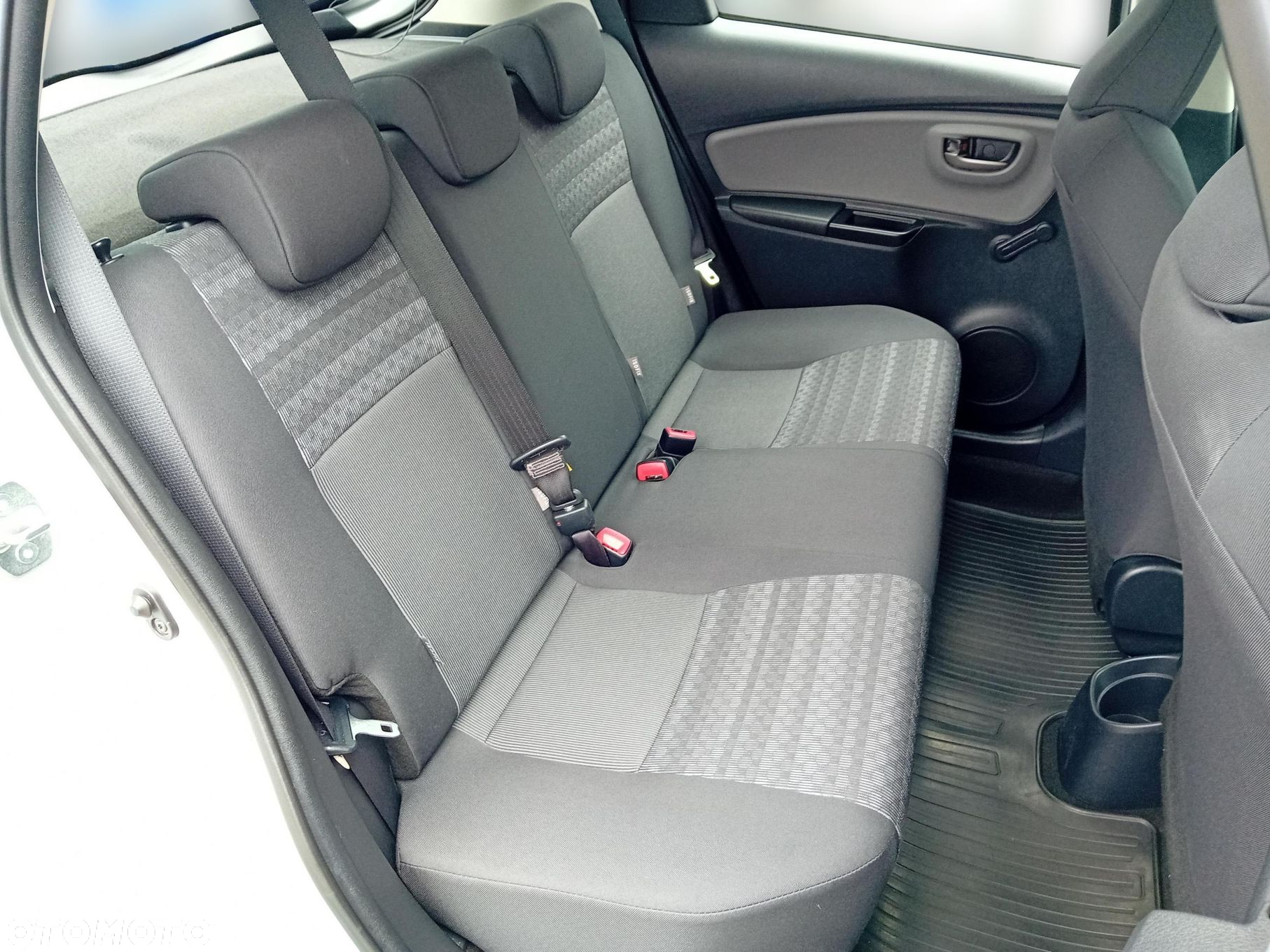 Toyota Yaris 1.0 Active EU6 - 14