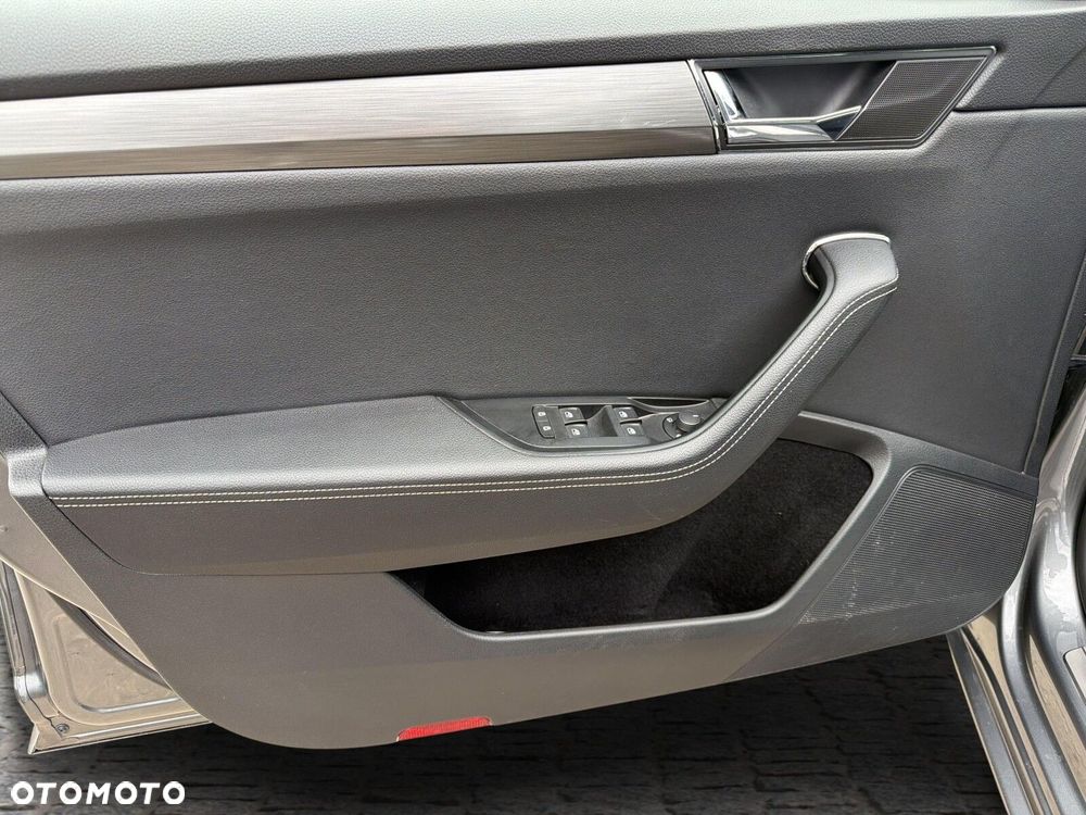 Skoda Superb 2.0 TDI SCR Style DSG - 11