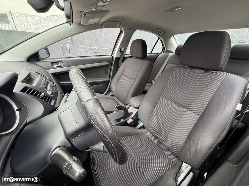 Mitsubishi Lancer 1.6 Invite ClearTec - 2
