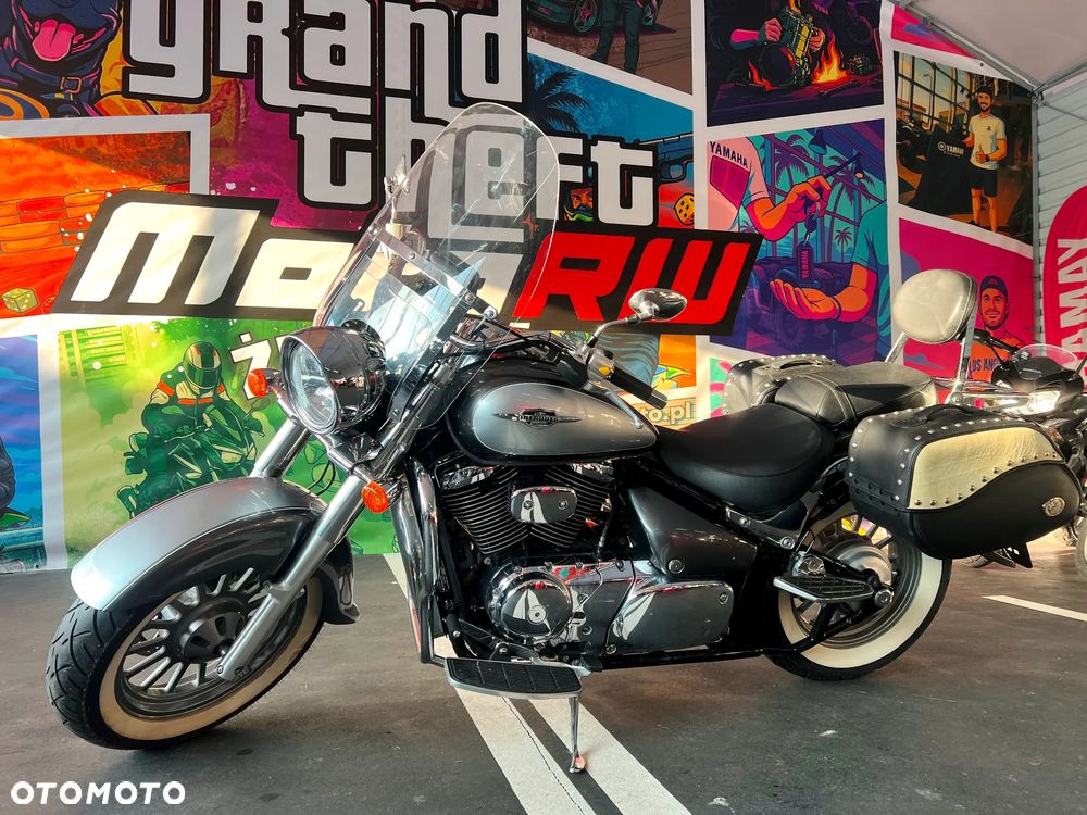 Suzuki Intruder - 3