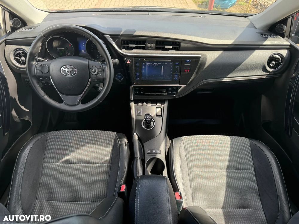 Toyota Auris - 18