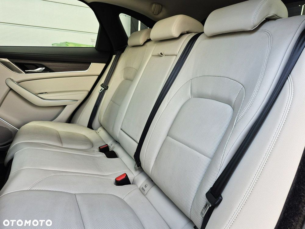 Jaguar F-Pace - 26