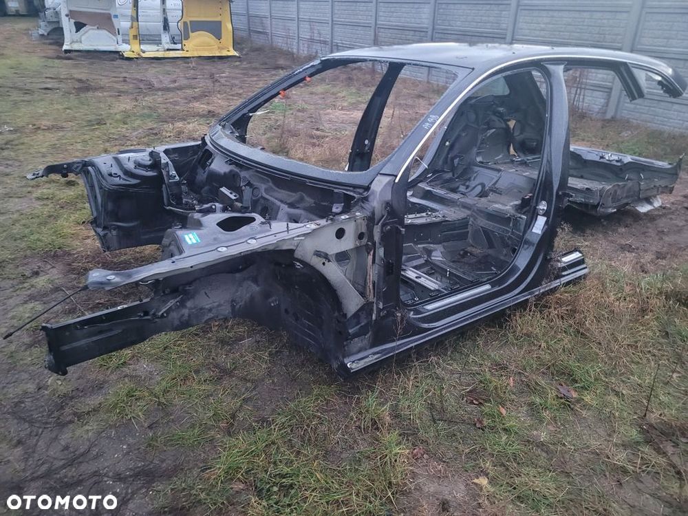 AUDI A4 B8 ĆWIARTKA LEWA PRZÓD FARTUCH - 1