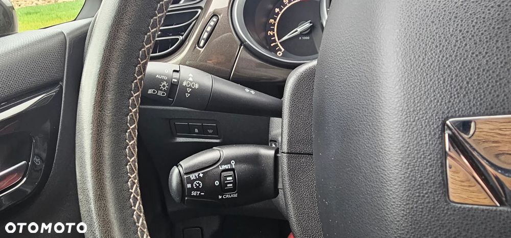 Citroën DS3 PureTech 110 Start & Stop CONNECTED CHIC - 11