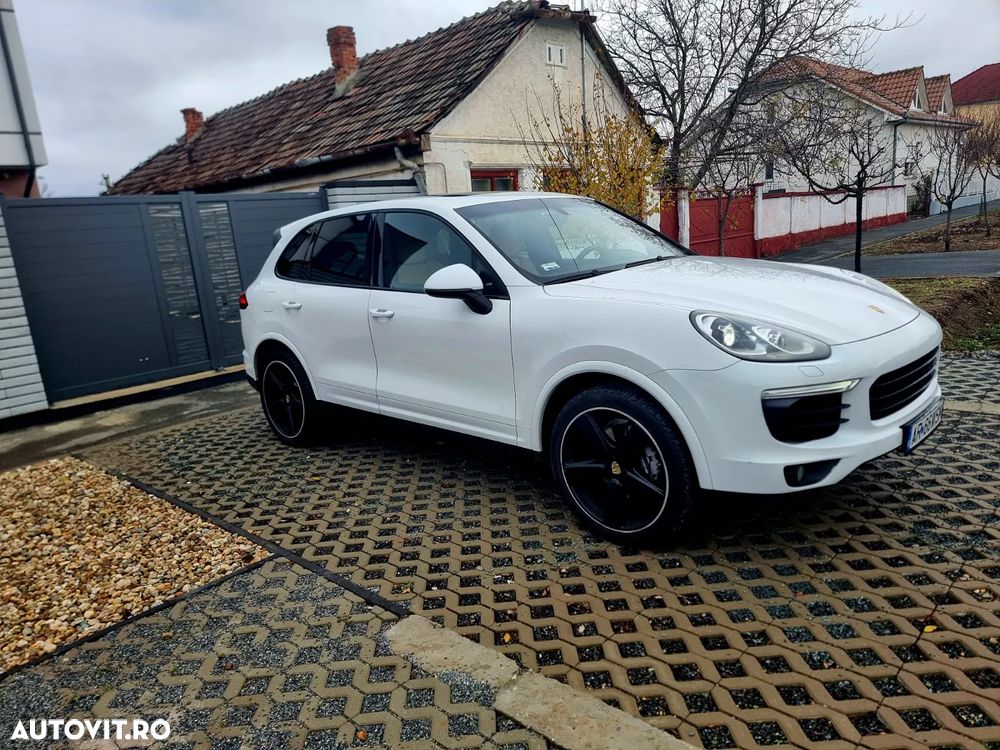Porsche Cayenne 3.0 L - 2