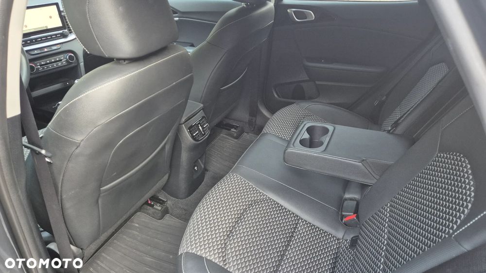 Kia XCeed - 9