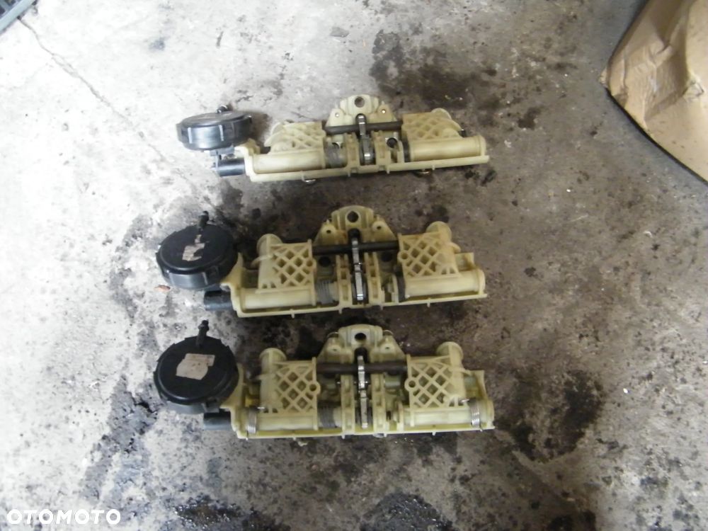 Mechanizm regulacji zagłówków Mercedes W220 S klasa 3.2 CDI (2001r.) - 1