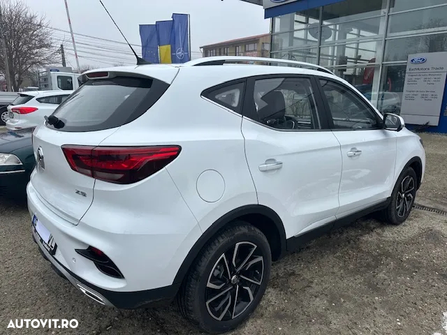 MG ZS - 3
