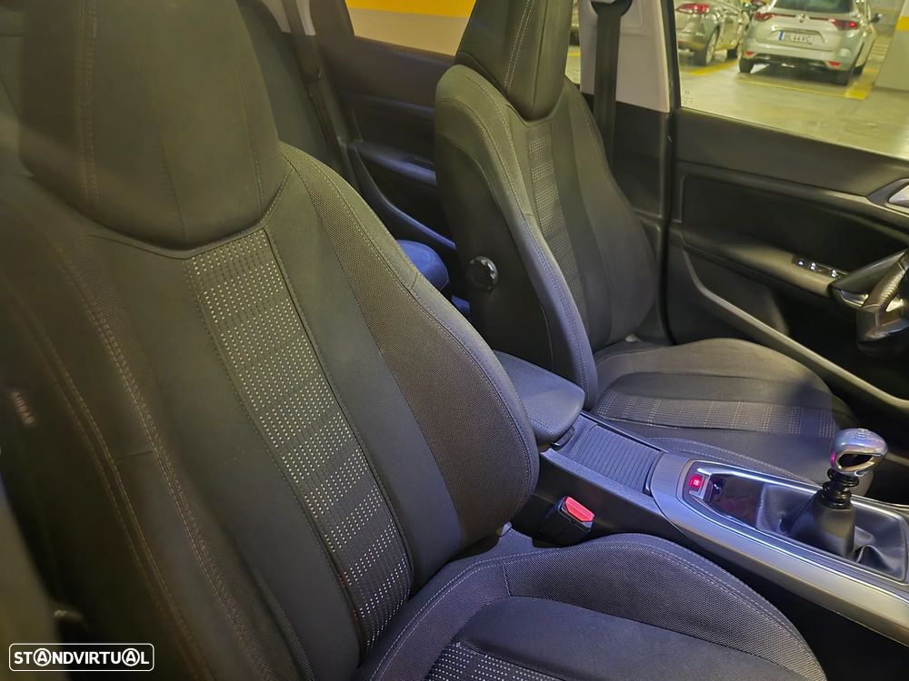 Peugeot 308 SW 1.6 e-HDi Allure - 37