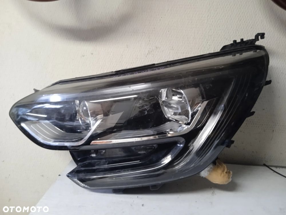 REFLEKTOR LEWY RENAULT MEGANE IV 260602792R - 1