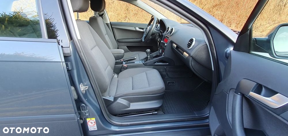 Audi A3 Sportback 1.6 Attraction - 32