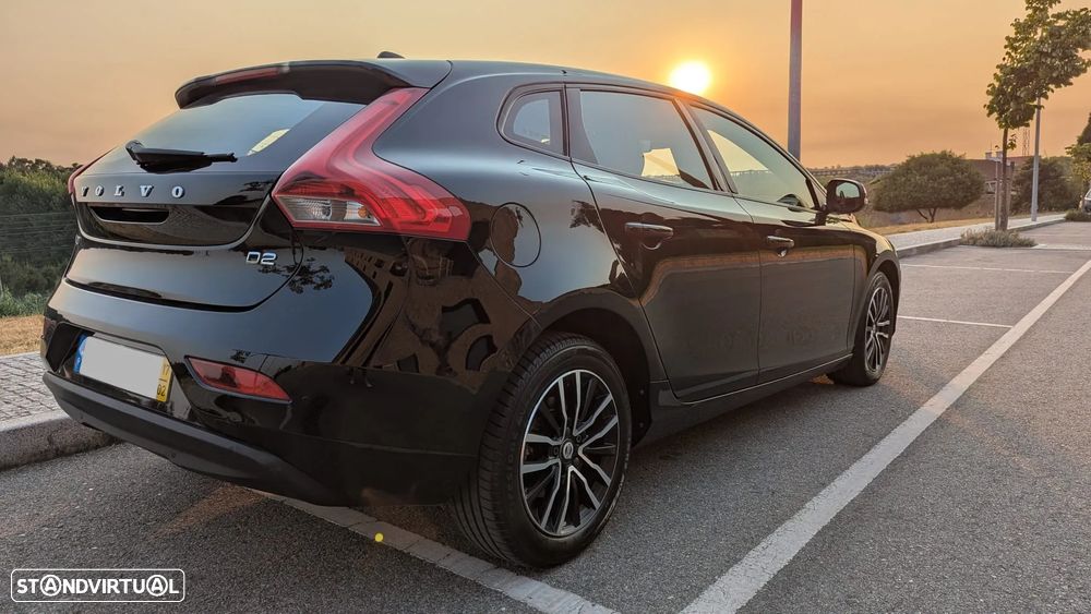 Volvo V40 2.0 D2 Momentum - 3