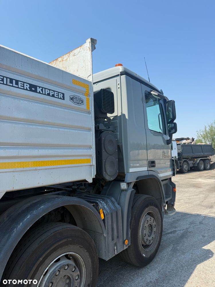 Mercedes-Benz ACTROS - 11