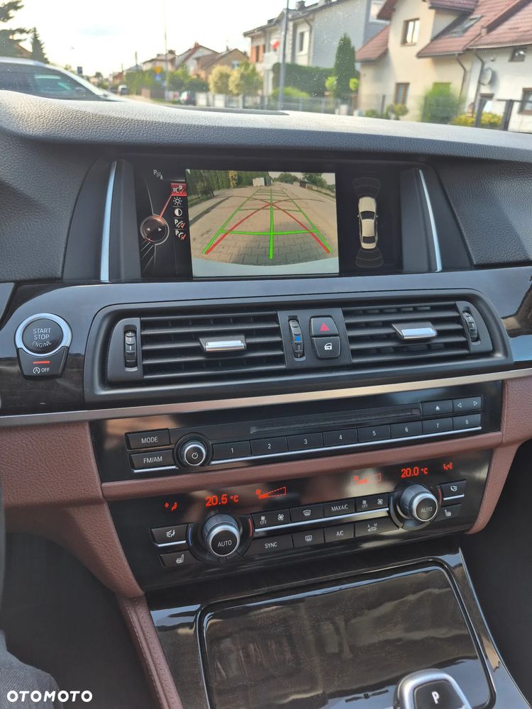 BMW Seria 5 528i xDrive - 10