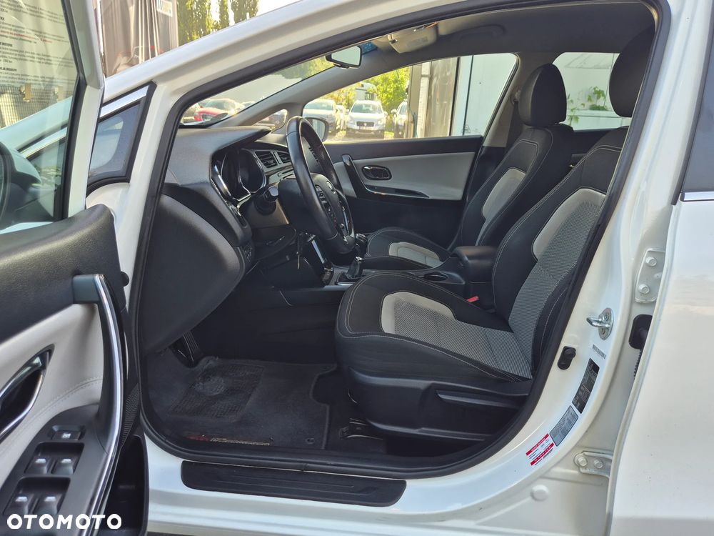 Kia Ceed 1.6 CRDi 128 Platinum Edition - 24