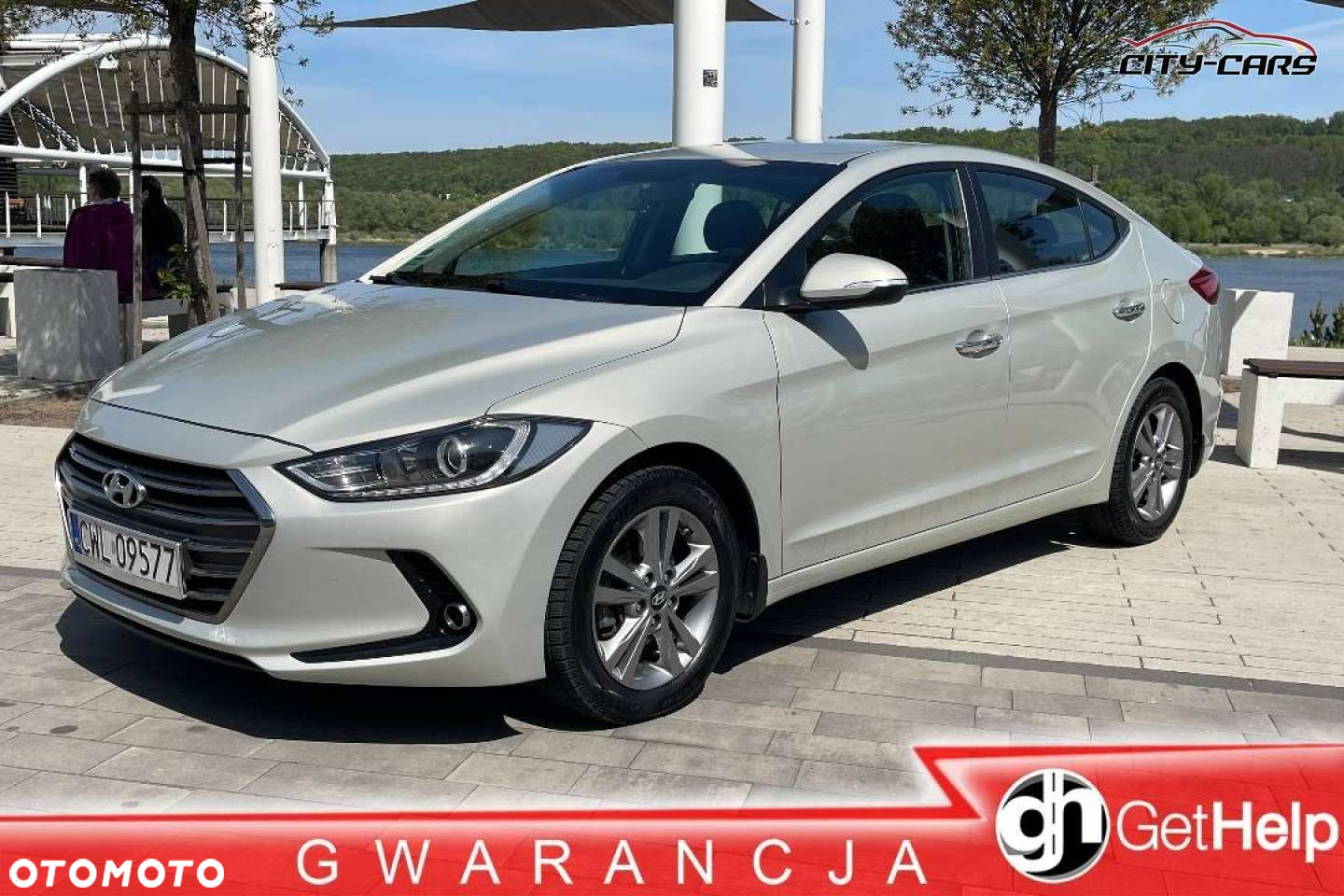 Hyundai Elantra - 16