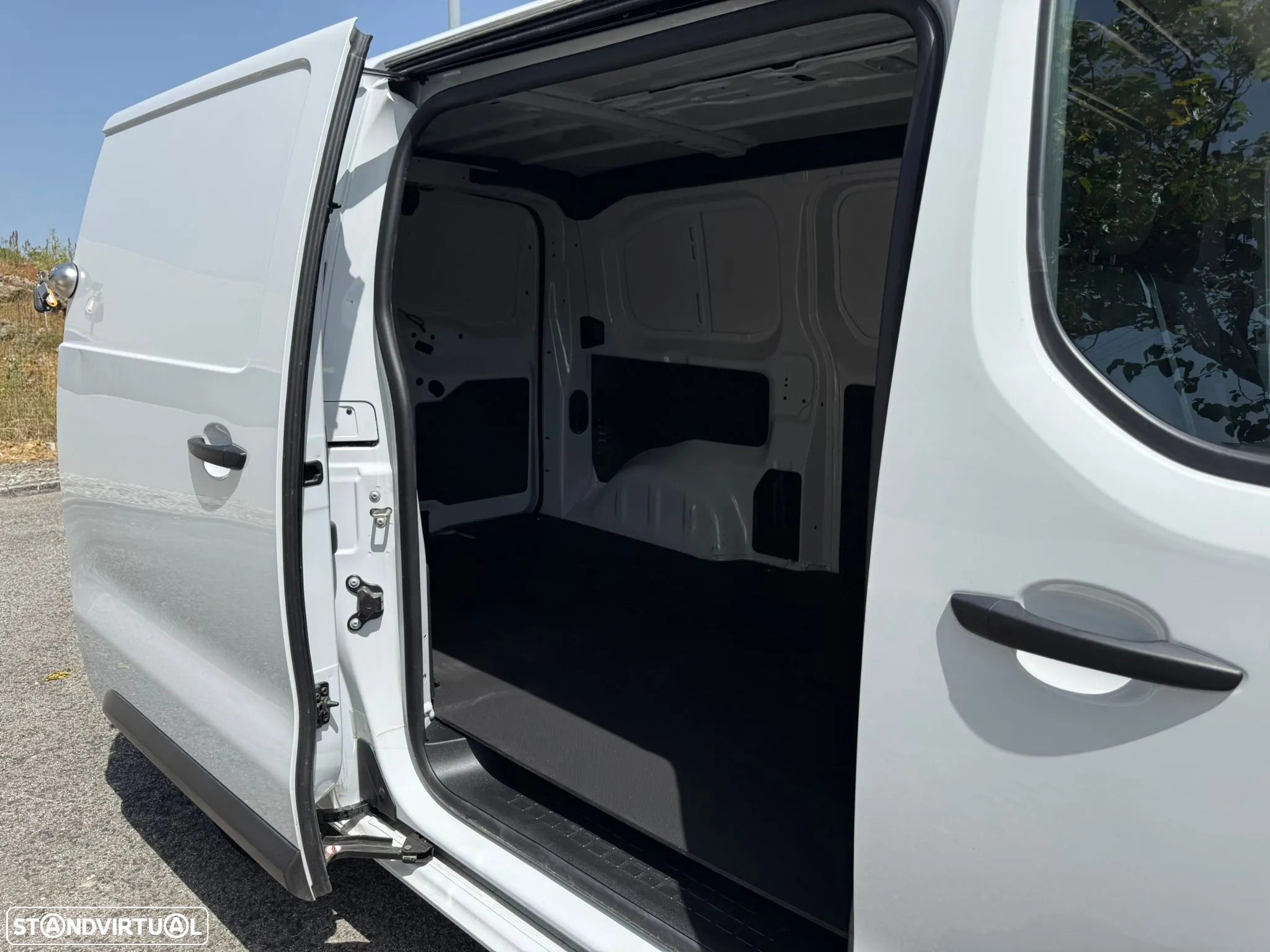 Opel Vivaro 1.5 CDTi 3Lug Iva Dedutível - 25