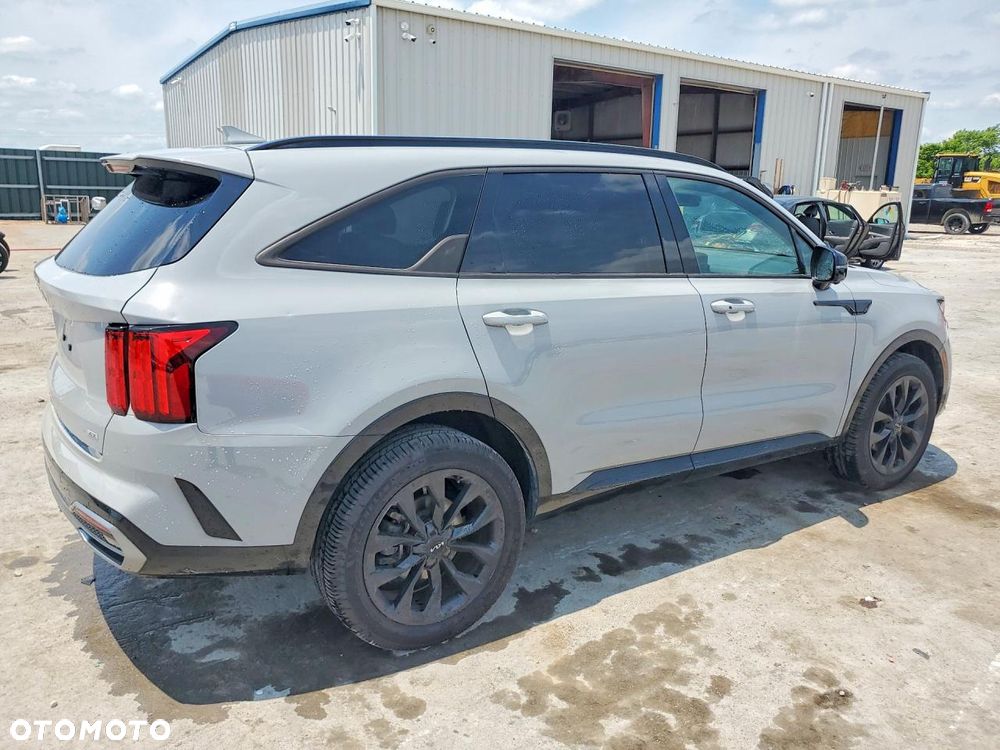Kia Sorento - 4