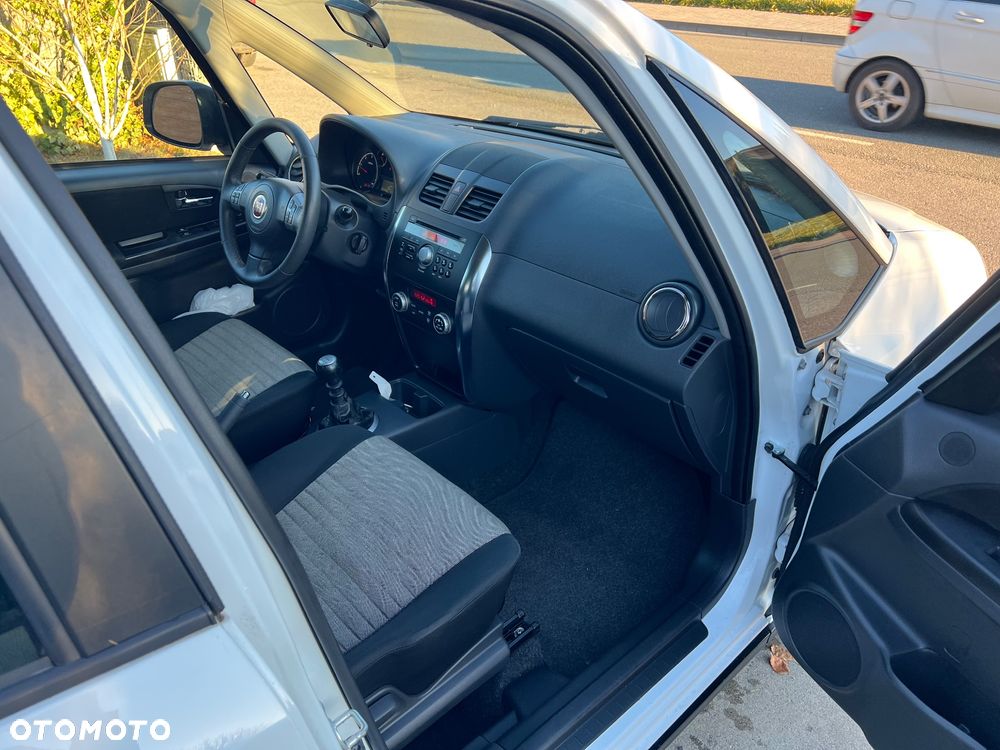 Fiat Sedici 2.0 Multijet DPF 4x4 Luxury - 26