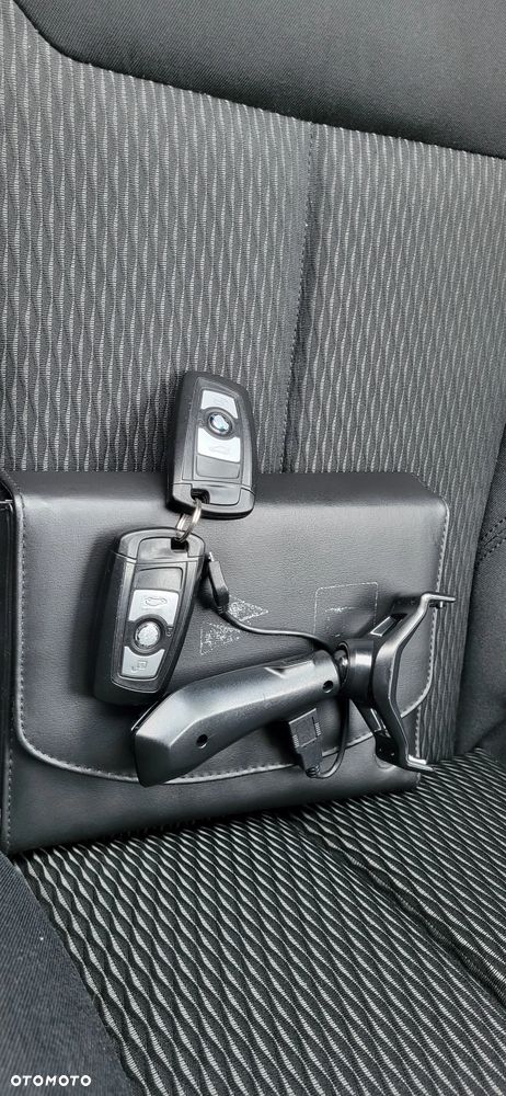 BMW Seria 3 318d DPF Edition Exclusive - 36