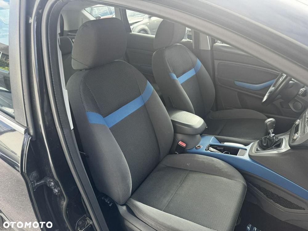 Ford Kuga - 12