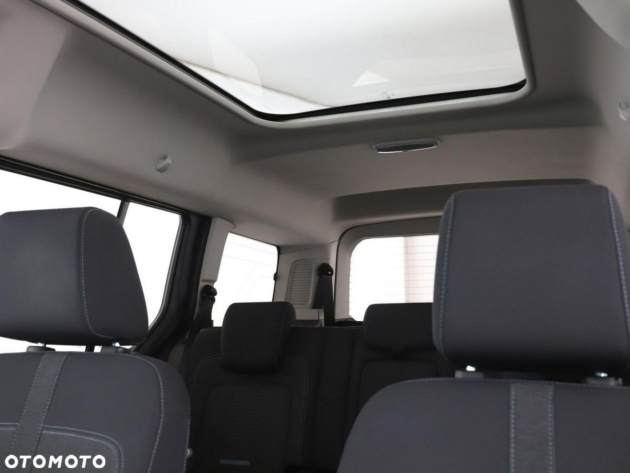 Ford Tourneo Connect Grand - 36