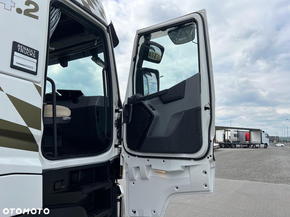 Renault T520/ HIGH CAB/ MODEL 2021/ ZABUDOWY/ KLIMA POSTOJOWA/ TOP STAN - 24