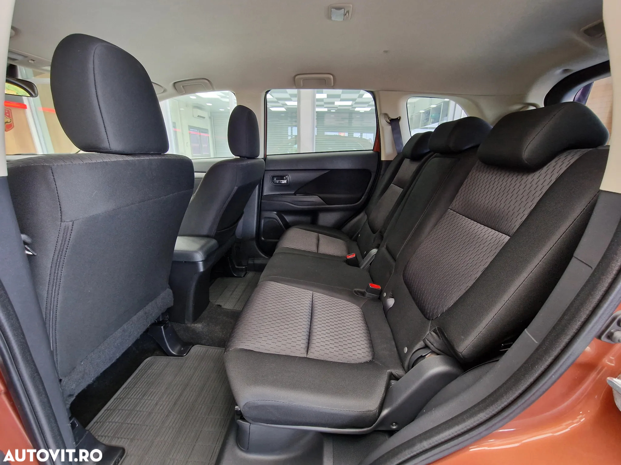Mitsubishi Outlander - 7