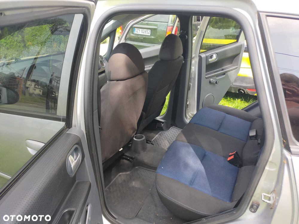 Mitsubishi Colt - 7