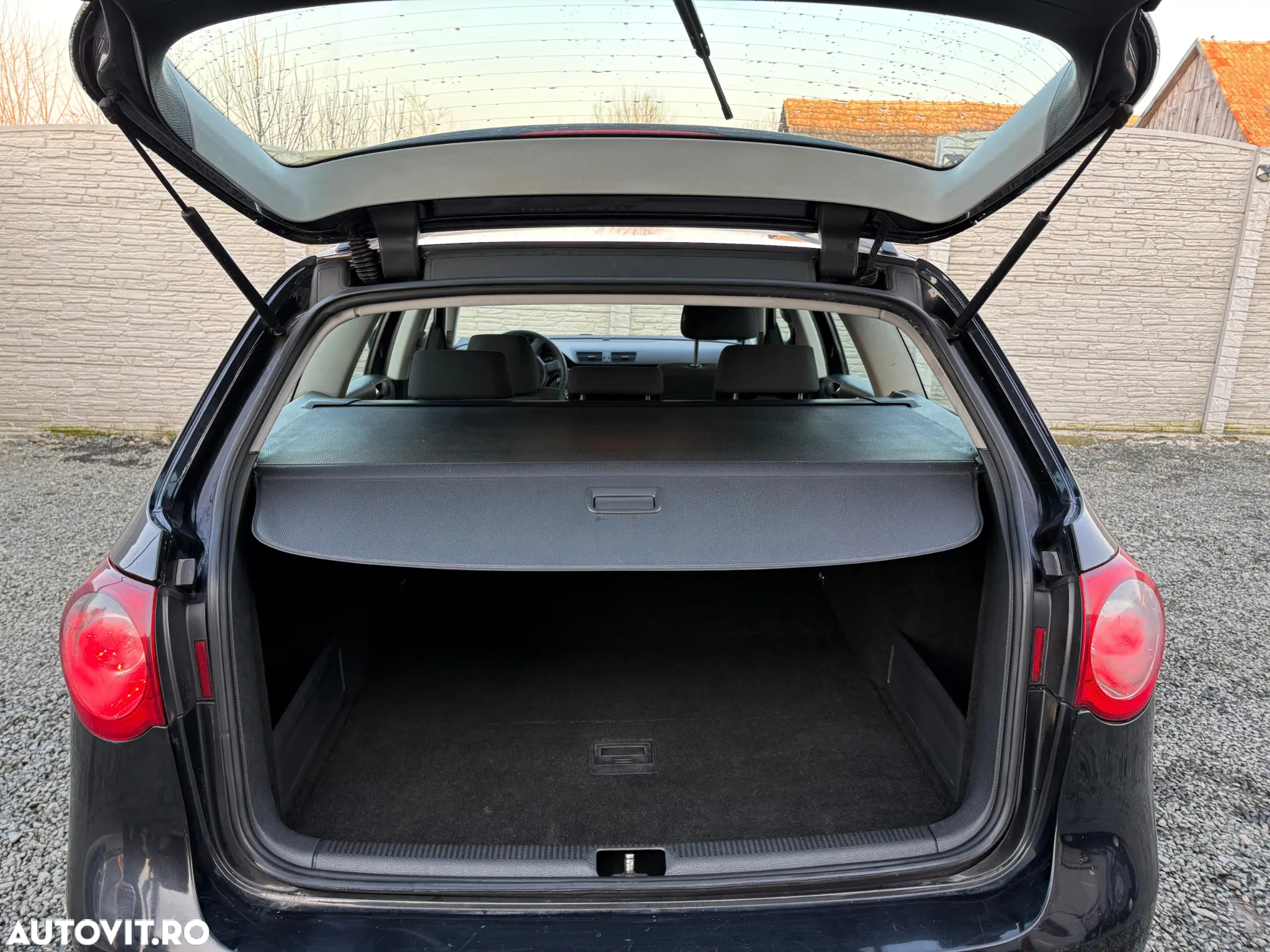 Volkswagen Passat - 12