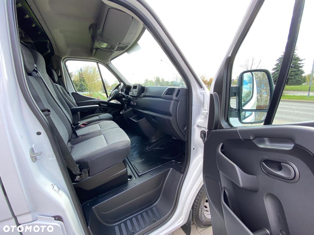 Renault MASTER 2,3 DCI 135KM L2H2 ŚREDNIAK TYLKO 75.000 KM - 40