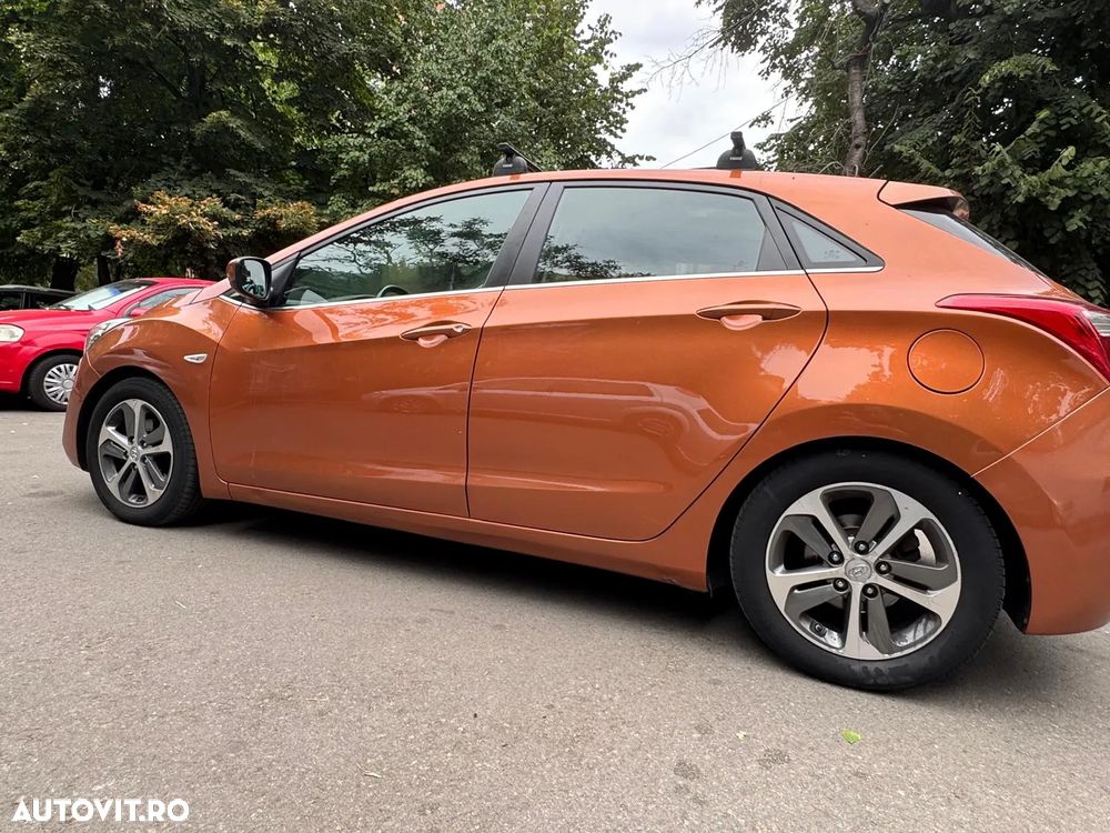 Hyundai i30 1.6 CRDI DPF 5DR MT Highway - 2