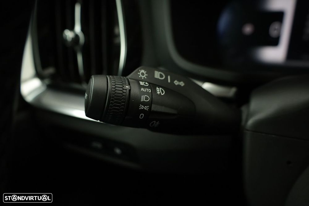 Volvo V60 2.0 T6 AWD TE Essential - 17