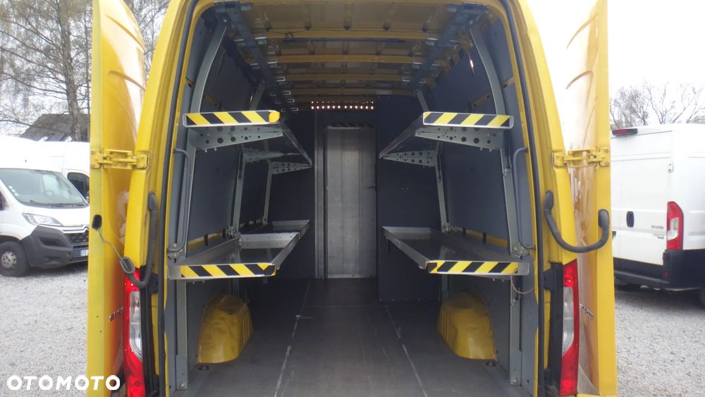 Mercedes-Benz SPRINTER - 12