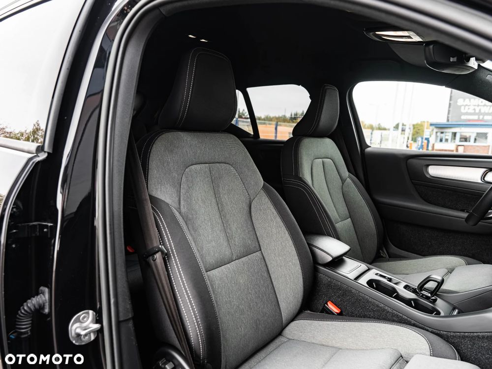 Volvo XC 40 B3 B DKG Plus Bright - 28