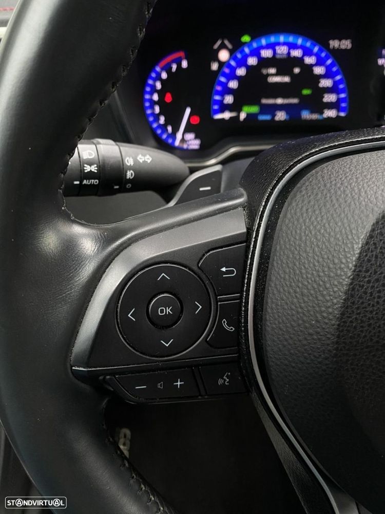 Toyota Corolla 2.0 Hybrid Exclusive - 31