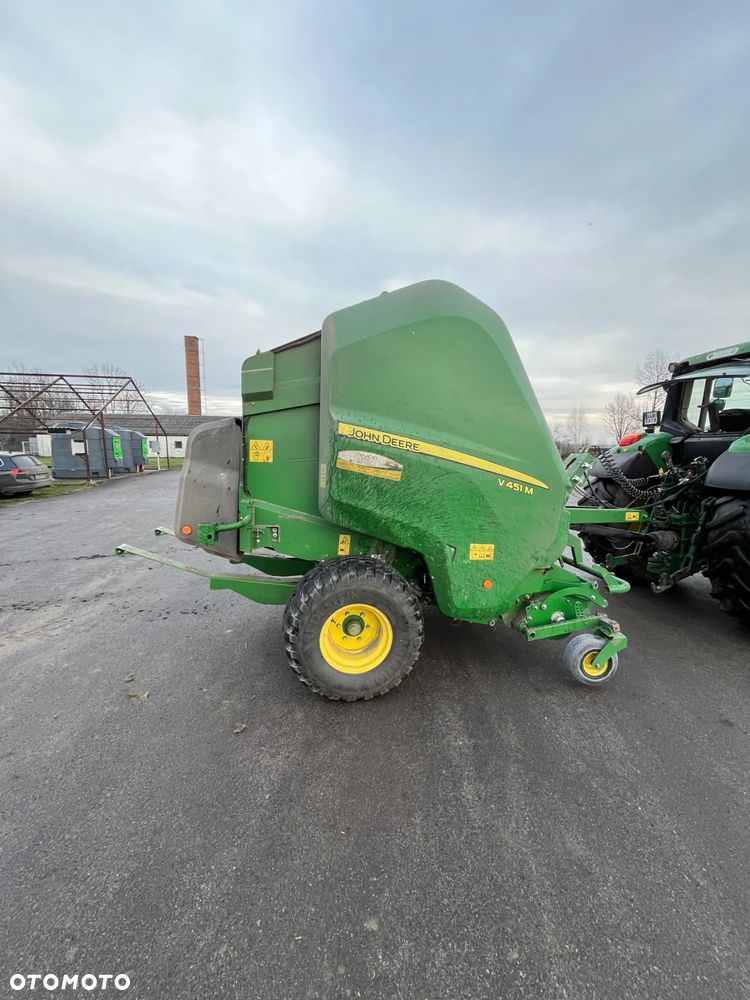 John Deere V451M - 13