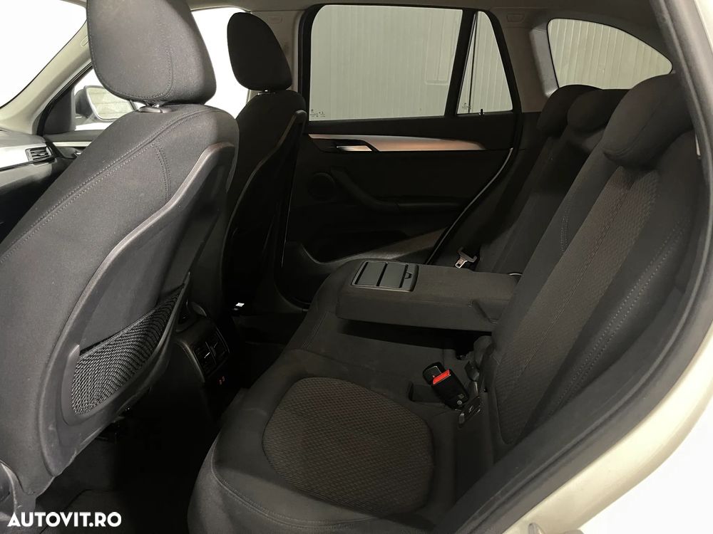BMW X1 sDrive18i Aut. Advantage - 12