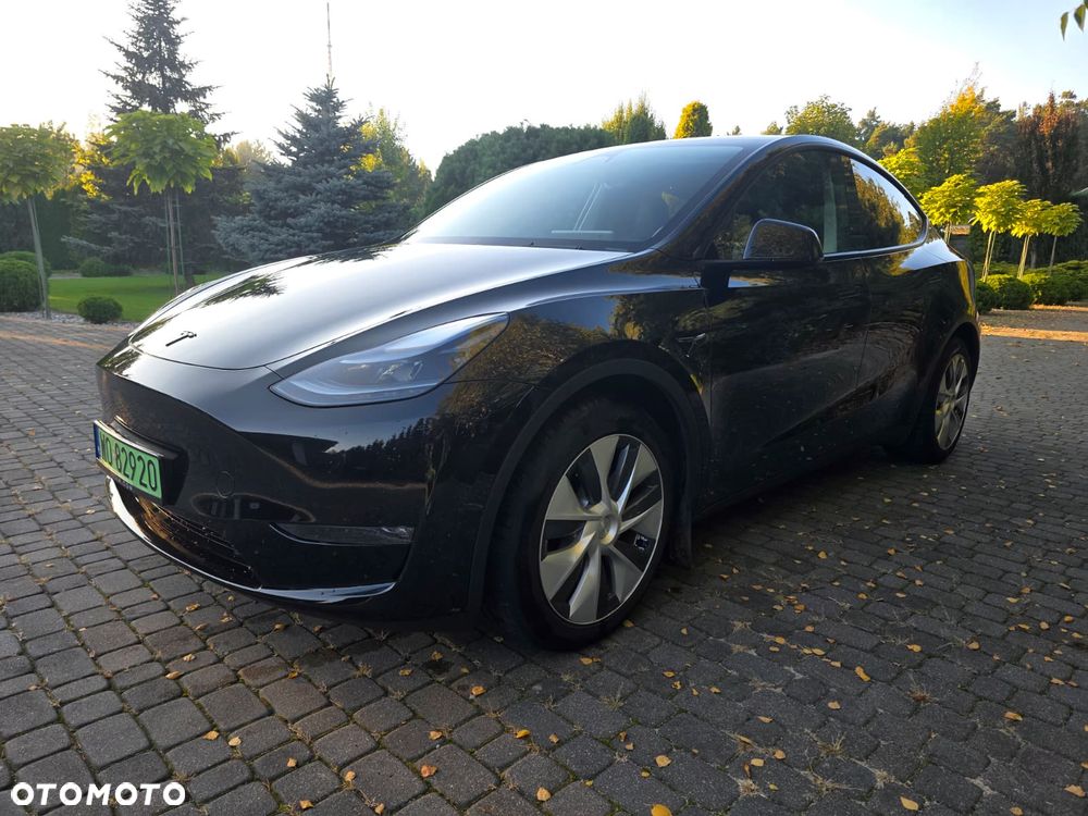 Tesla Model Y Long Range AWD - 8