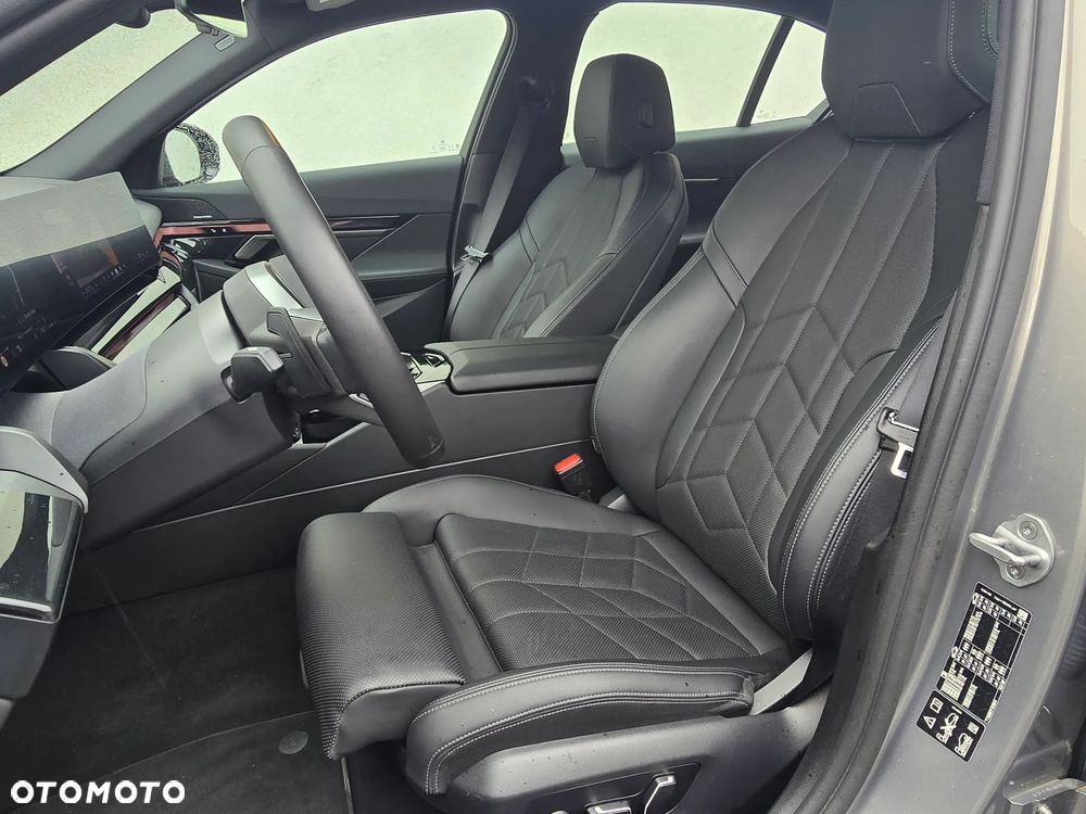 BMW Seria 5 520d xDrive mHEV M Sport - 8