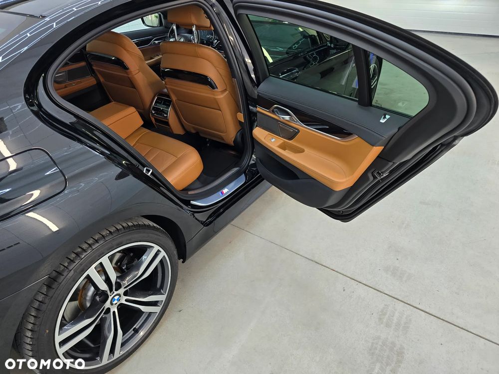 BMW Seria 7 730d xDrive - 32