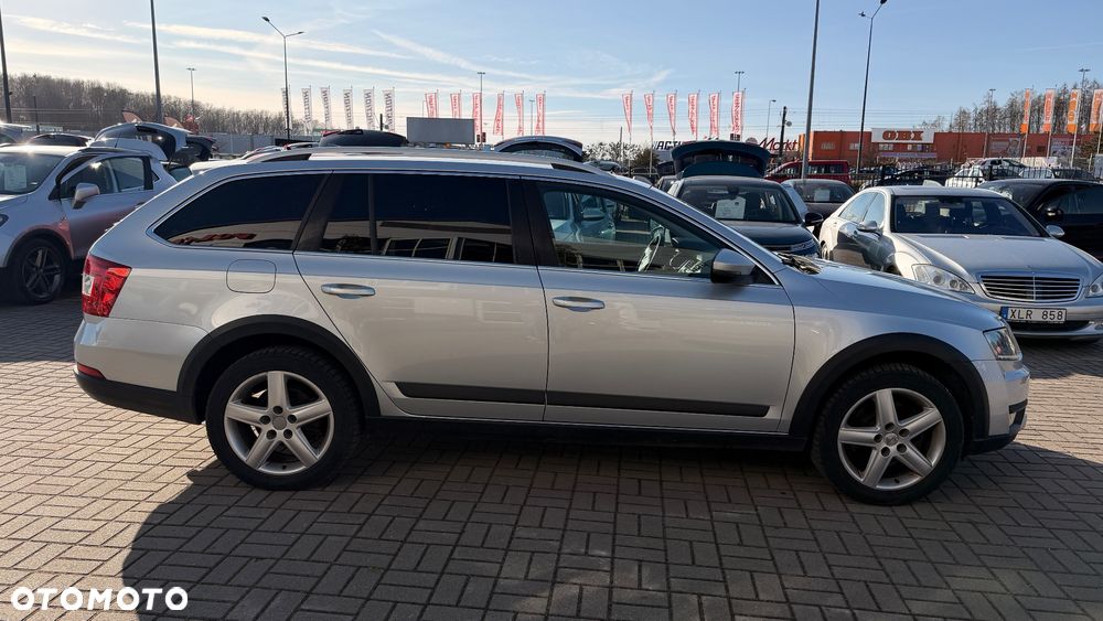 Skoda Octavia 1.8 TSI L&K DSG - 28